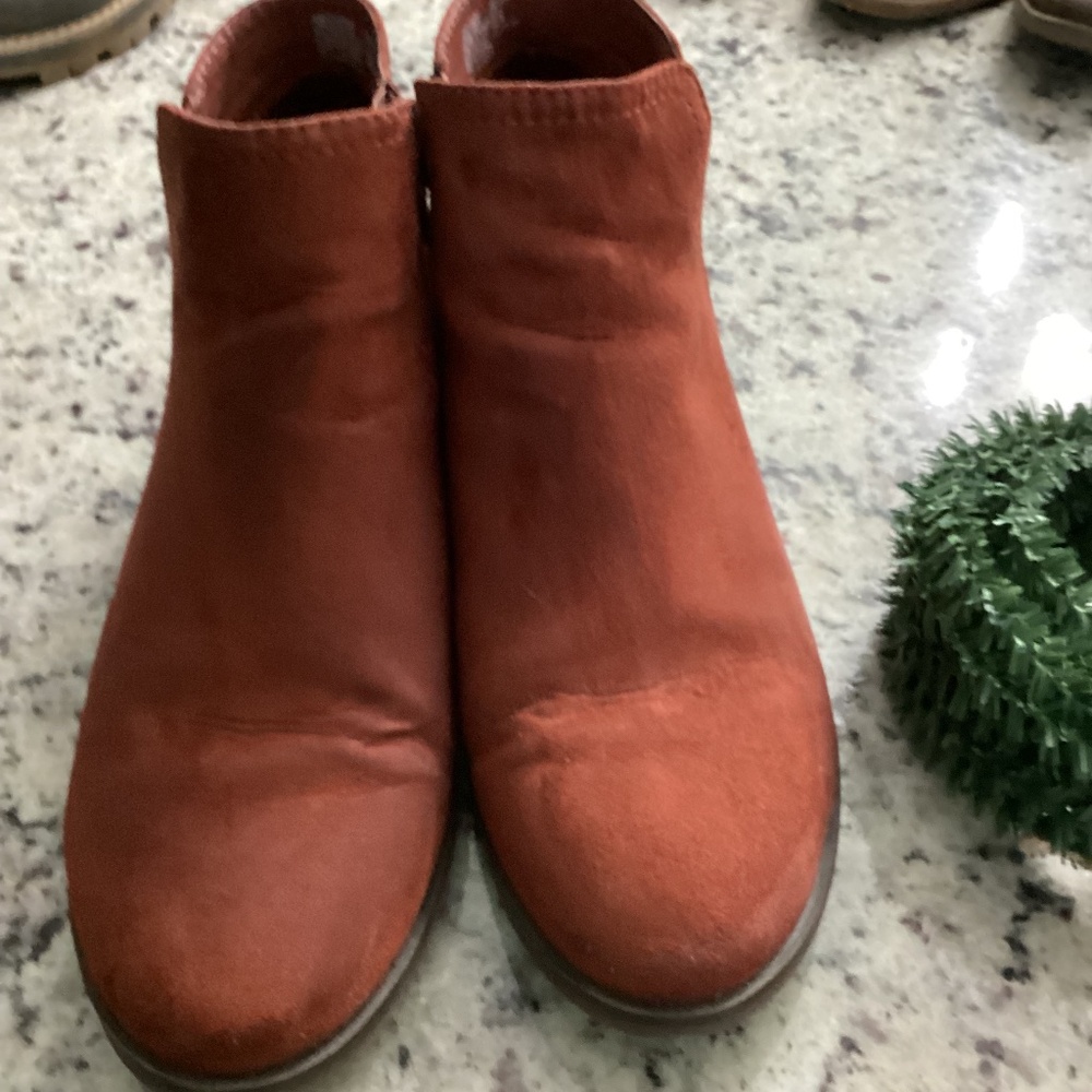 Women’s Boot Lot ~make offer